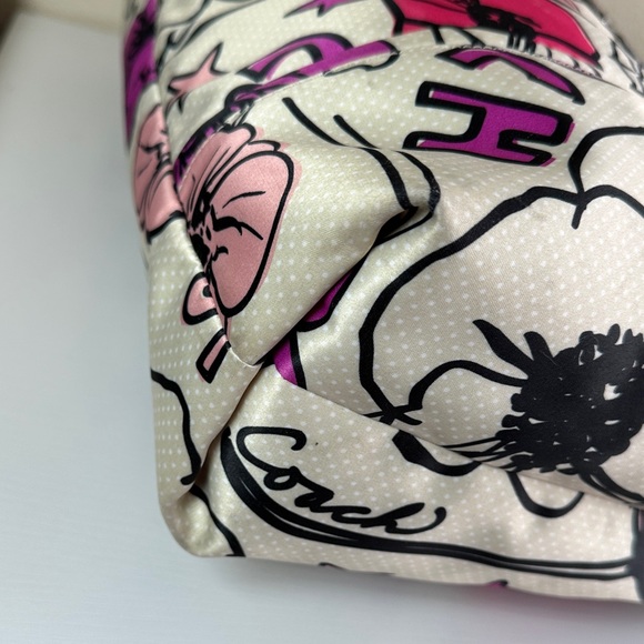 Coach Poppy Floral Tote L1071-16306 - Picture 7 of 11